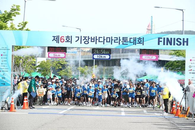 올해 열린 6회 기장바다마라톤대회 모습 [기장바다마라톤 조직위원회 제공. 재판매 및 DB 금지]