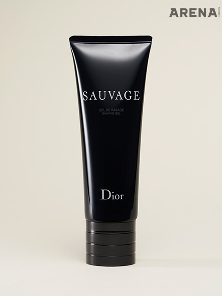 DIOR BEAUTY 자연 유래 성분인 선인장 추출물을 첨가해 피부를 보호해주는 소바쥬 셰이빙 젤 125mL 7만2000원대 디올 뷰티 제품.