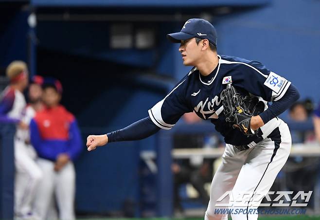 2024 WBSC 프리미어12 대한민국 야구 대표팀과 쿠바 대표팀의 평가전이 2일 서울 고척스카이돔에서 열렸다. 고영표가 역투하고 있다. 고척=박재만 기자 pjm@sportschosun.com/2024.11.02/