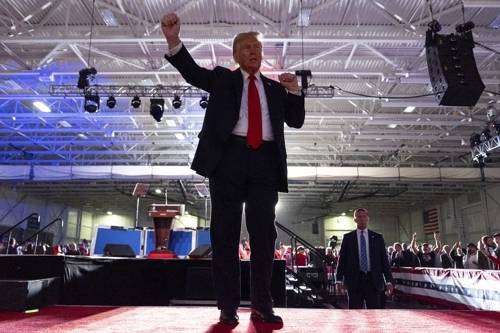 미국 대선 개표 당일 도널드 트럼프 전 대통령이 ‘돌발 승리선언’을 할 것이라는 예측이 확산하면서 민주당도 대책을 마련중인 것으로 알려졌다. [사진출처 = 연합뉴스]