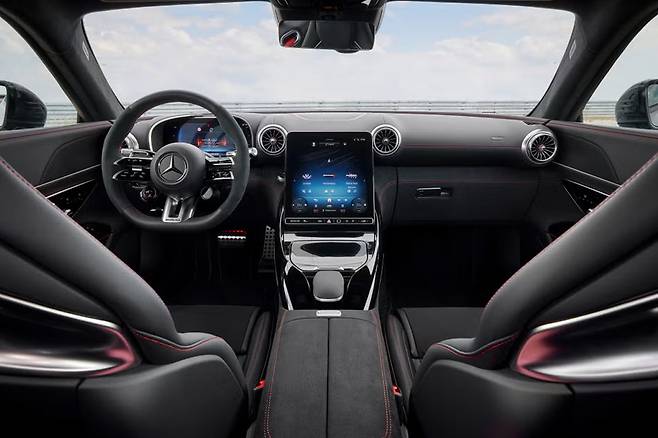 AMG GT 63 Pro 4MATIC 플러스 실내