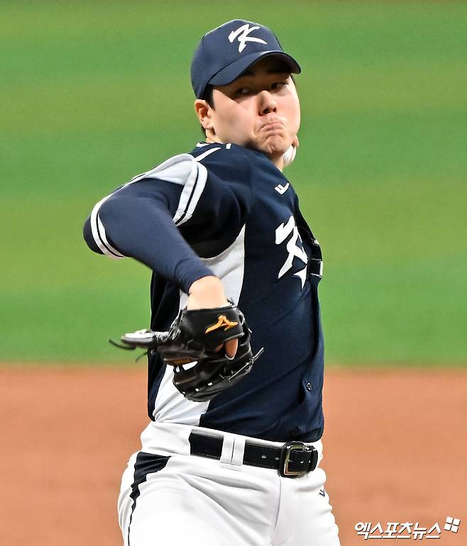 대표팀 투수 최승용은 2일 고척스카이돔에서 열린 '2024 K-BASEBALL SERIES with TVING' 쿠바 대표팀과 평가전에서 선발 등판했다. 이날 2이닝 무실점을 기록하며 안정적인 투구를 선보였다. 고척, 김한준 기자