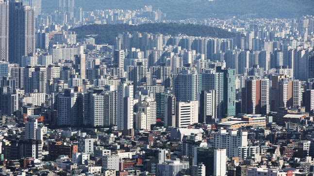 서울 남산에서 바라본 아파트 밀집지역 전경. (사진=연합뉴스)