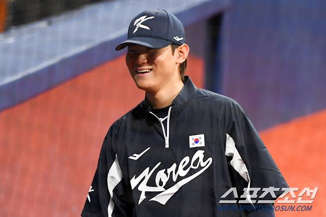 2024 WBSC 프리미어12 대한민국 야구 대표팀과 쿠바 대표팀의 평가전이 1일 서울 고척스카이돔에서 열렸다. 김도영이 타격 훈련을 하고 있다. 고척=박재만 기자 pjm@sportschosun.com/2024.11.01/