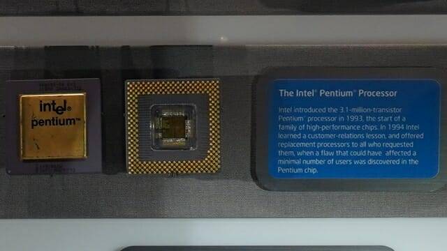인텔 뮤지엄에 전시된 펜티엄 프로세서. (사진=권봉석, 2023년 촬영)