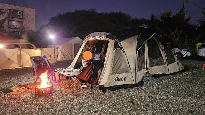 20241103_073839.jpg 캠핑 2일차) 저녁은 소고기와 자연산 대하 그리고 무늬오징어!!!!