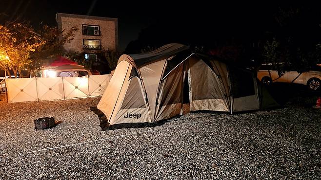 20241102_222525.jpg 캠핑 2일차) 저녁은 소고기와 자연산 대하 그리고 무늬오징어!!!!