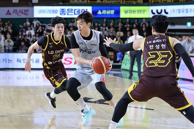 [서울=뉴시스] 프로농구 울산 현대모비스의 이우석. (사진=KBL 제공) *재판매 및 DB 금지