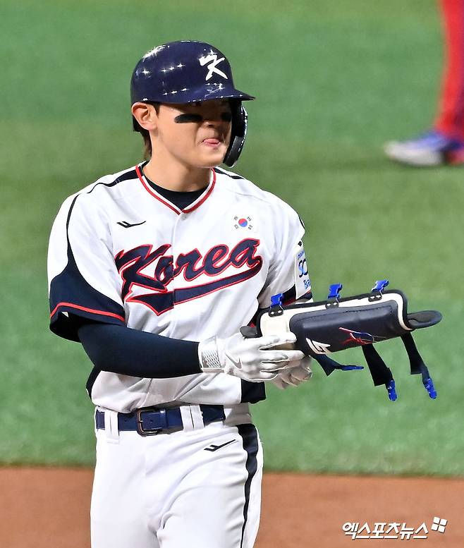 KIA 타이거즈 김도영이 2024 WBSC 프리미어12 야구 국가대표팀에 합류, 1일 쿠바와의 평가전에 선발출전해 컨디션을 조율했다. 사진 엑스포츠뉴스 DB