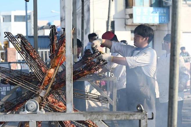 지난 2일 바비큐가 익고 있는 홍성글로벌바비큐페스티벌 현장 [홍성군 제공. 재판매 및 DB 금지]