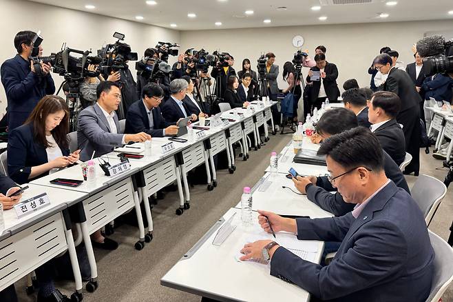 4일 오후 서울 중구 대한상공회의소에서 배달플랫폼·입점업체 상생협의체 제10차 회의가 열리고 있다. /뉴스1