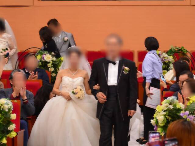 인천 부평구청 대회의실에서 결혼식이 열리고 있는 모습으로 기사 본문과 직접적인 관련 없음. 인천노장년층합동결혼식추진위원회 제공