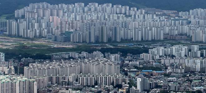 11월 전국에서 공급 예정인 새 아파트가 4만가구에 육박한 것으로 조사됐다. 사진은 서울시내 한 아파트 밀집 지역. /사진=뉴스1