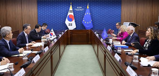 4일 서울 종로구 정부서울청사에서 조태열 외교부 장관과 조셉 보렐 EU 외교안보정책 고위대표가 참석한 가운데 제1차 한-EU 전략대화가 진행되고 있다. [연합]