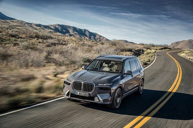 [서울=뉴시스] BMW의 대형 SUV 모델인 'X7 xDrive40' (사진=BMW 코리아 제공) 2024.11.04 photo@newsis.com *재판매 및 DB 금지