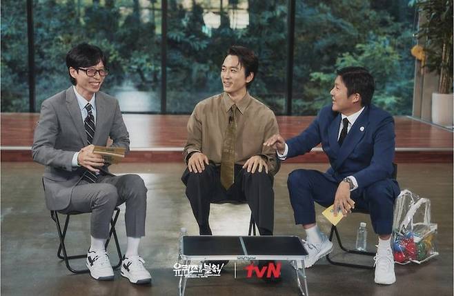 [서울=뉴시스] 유재석(왼쪽부터), 송승헌, 조세호. (사진=tvN '유 퀴즈 온 더 블럭' 인스타그램 캡처) 2024.11.04. photo@newsis.com *재판매 및 DB 금지