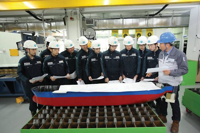 울산 현대공업고등학교는 2025학년도 신입생 모집 원서 접수를 마감한 결과, 108명 모집에 320명이 지원해 2.96대 1를 기록했다. 울산광역시교육청 제공