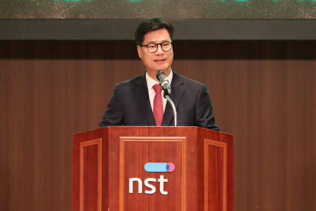 김영식 국가과학기술연구회 제5대 이사장이 취임사하는 모습.(사진=NST)