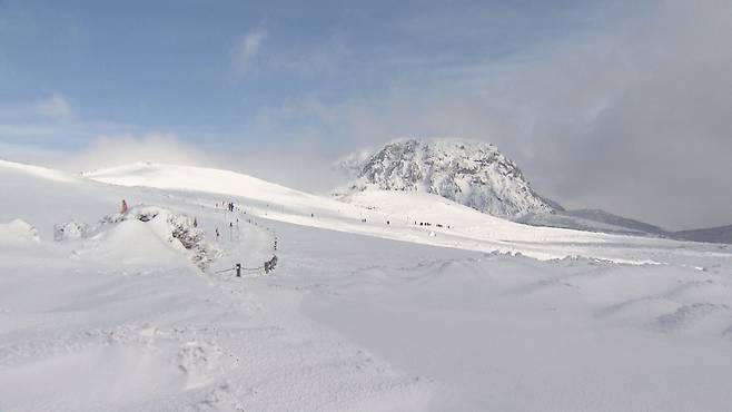 눈 덮인 한라산 정상
