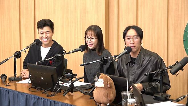 왼쪽부터 김종민, 신지, 빽가 (사진=SBS 파워FM ‘두시탈출 컬투쇼’ 캡처)