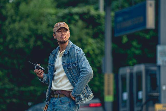 '밤낚시'는 누적 관객 수 4만 6,000명을 돌파했으며, 연장 상영까지 진행했다. '밤낚시' 스틸컷