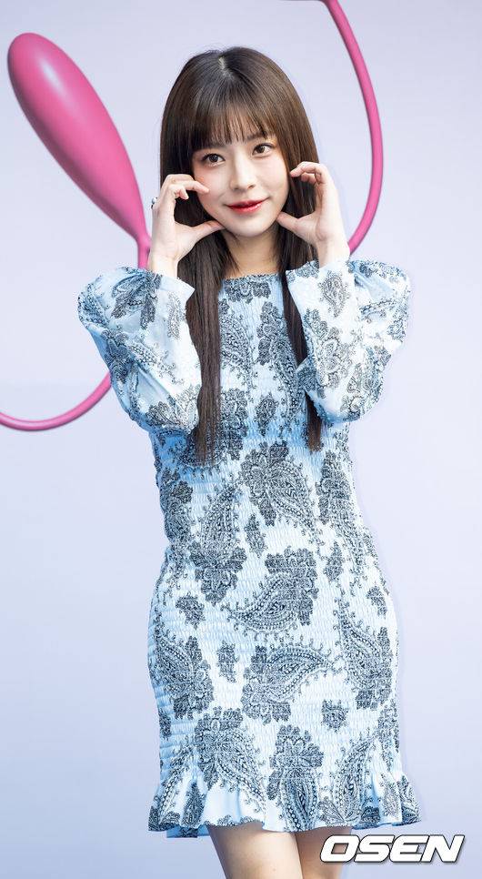 [OSEN=민경훈 기자]&nbsp;18일 서울 중구 동대문디자인플라자(DDP)에서 2023&nbsp;F/W&nbsp;서울패션위크 '슬링스톤' 컬렉션 포토콜 행사가 열렸다.주니엘이 입장하며 포즈를 취하고 있다. 2023.03.18 /rumi@osen.co.kr