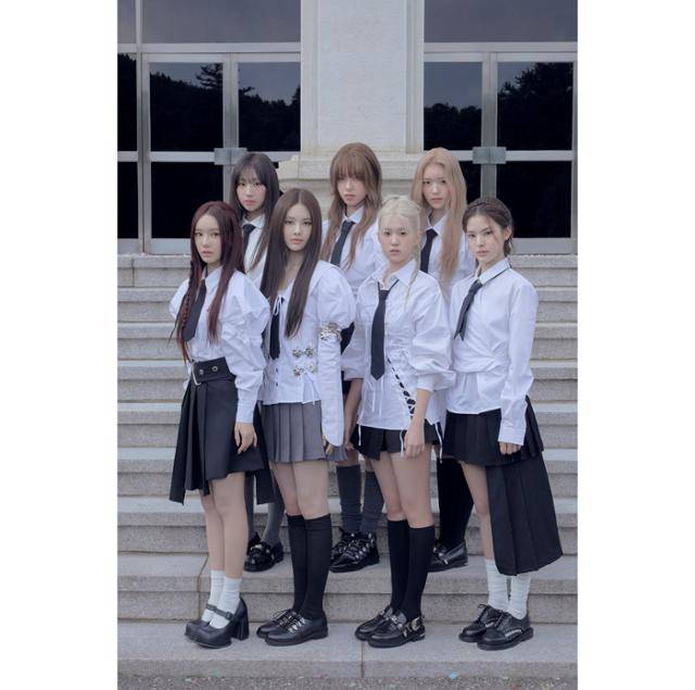 그룹 izna(이즈나)가 첫 번째 콘셉트 포토를 오픈하고 데뷔 초읽기에 돌입했다. 웨이크원 제공