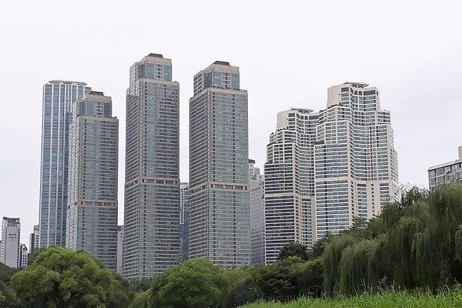 강남구 도곡동의 1세대 타워형 아파트인 타워팰리스의 모습[연합]