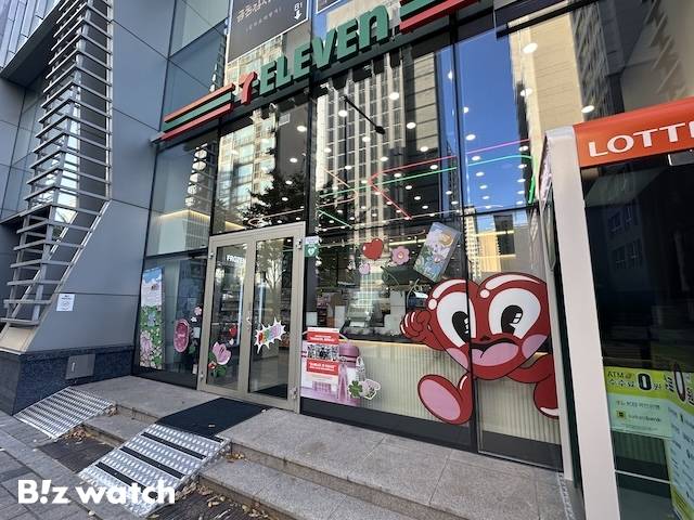 세븐일레븐 뉴웨이브 오리진점 외부 입구. / 사진=정혜인 기자 hij@