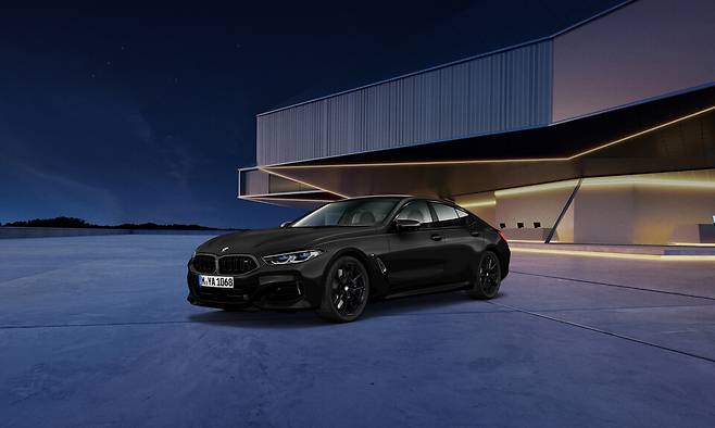 사진 : BMW M850i xDrive 그란 쿠페 인디비주얼 올 블랙 에디션