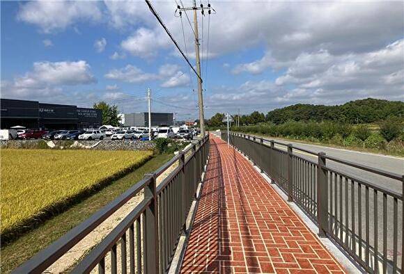 청주시 청원구 내수읍 묵방리에 신설된 보도. [사진=청주시]