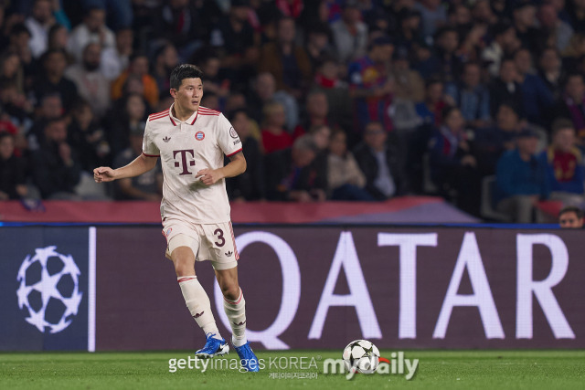 유럽축구 통계매체 소파스코어는 7일(현지시간) 2024-25시즌 UEFA 챔피언스리그 페이즈 4라운드 베스트11을 선정해 소개했다. 김민재는 베스트11 수비수에 이름을 올렸다./게티이미지코리아