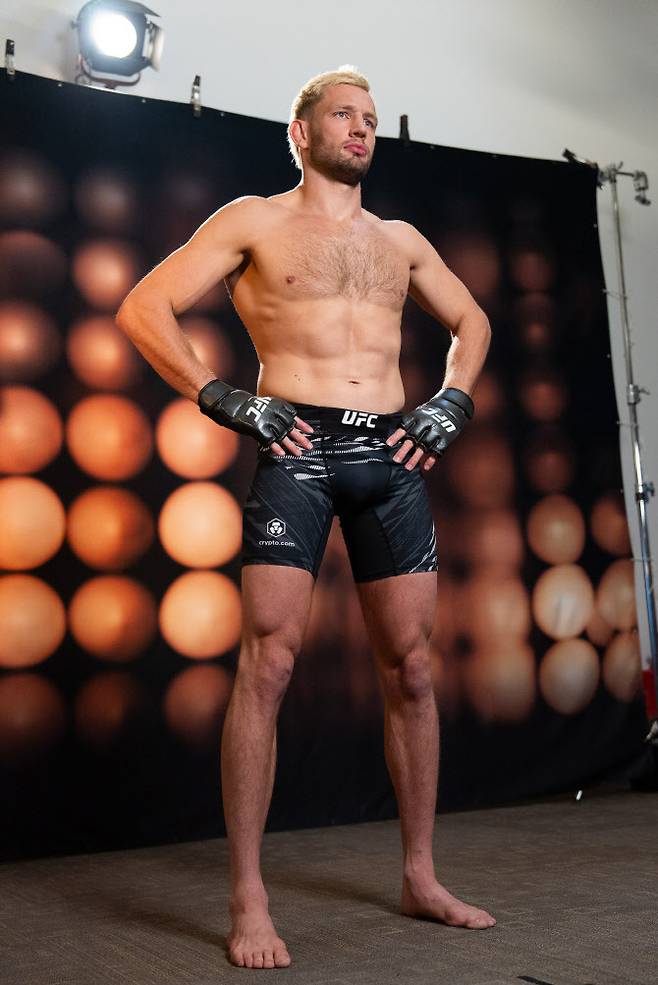 UFC 데뷔전에 나서는 전 ONE 챔피언십 두 체급 챔피언 레이니어 더 리더. 사진=UFC