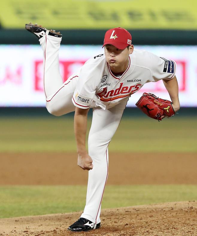 ▲ 국가대표팀 불펜 자원으로 성장한 조병현은 내년에도 마무리 보직을 지킬 전망이다. ⓒSSG랜더스