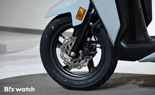 혼다코리아가 11일 경기 성남에 위치한 혼다 브랜드 체험공간인 카페 더 고에서 모터사이클 '디오 125'를 출시하고 있다./사진=이명근 기자 qwe123@