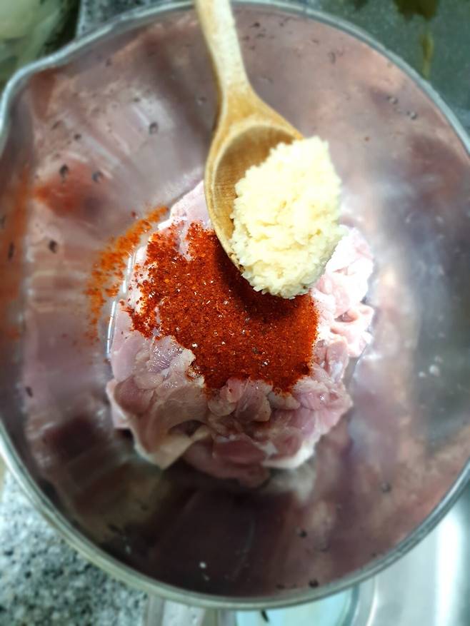 20241109_102524.jpg 만든다 제육. 된장국.