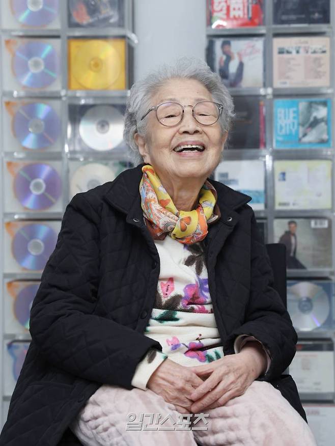 여성국극 1세대 조영숙 명인이 7일 오후 서울 성북구 동선동에서 진행된 일간스포츠와의 인터뷰에 앞서 포즈를 취하고 있다. 서병수 기자 qudtn@edaily.co.kr /2024.11.07/