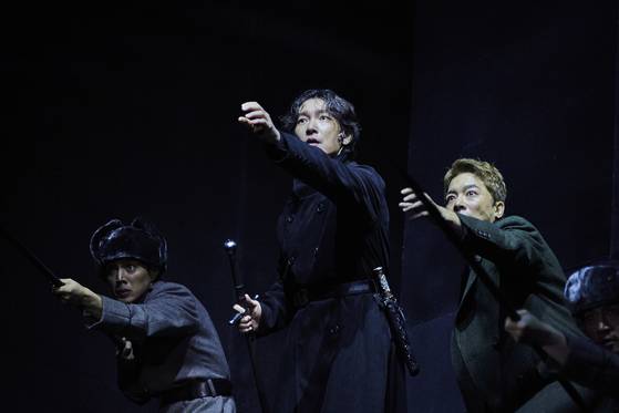 햄릿으로 열연중인 조승우. [사진 예술의전당]