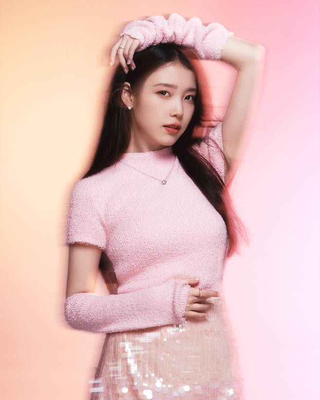 제이에스티나 ‘SHINE EVER AFTER’ 홀리데이 컬렉션