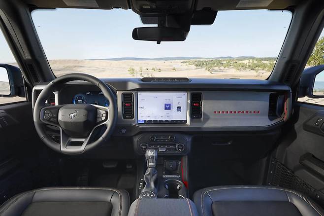 2025 포드 브롱코 실내