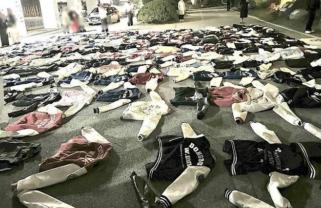 [서울=뉴시스] 11일 온라인 커뮤니티 보배드림에는 '오늘자 동덕여대 시위 근황'이라는 제목의 게시글이 올라왔다. (사진=보배드림 갈무리) *재판매 및 DB 금지