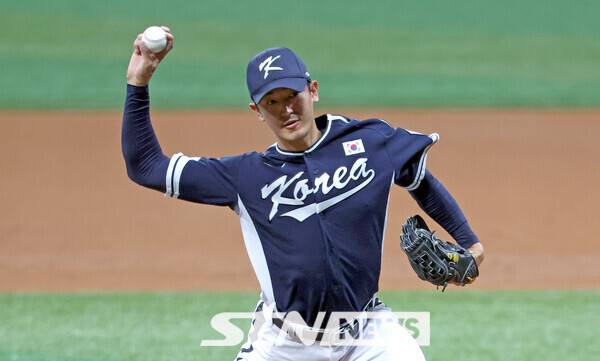 한국 야구 국가대표팀 선발 투수 고영표. 사진┃뉴시스