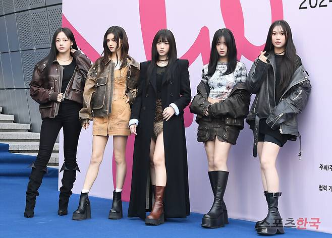 '2024 F/W 서울패션위크' 오프닝쇼 줄라이칼럼에 참석한 그룹 뉴진스(NewJeans) ⓒ이혜영 기자 lhy@hankooki.com