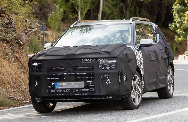 사진 : 현대차 넥쏘 풀체인지 테스트카 (출처=Autoevolution)