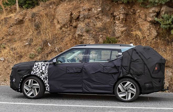 사진 : 현대차 넥쏘 풀체인지 테스트카 (출처=Autoevolution)