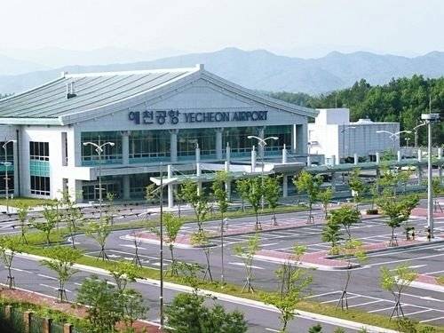 예천공항은 여객터미널 신축 뒤 2년만에 문을 닫았다. 사진 위키백과
