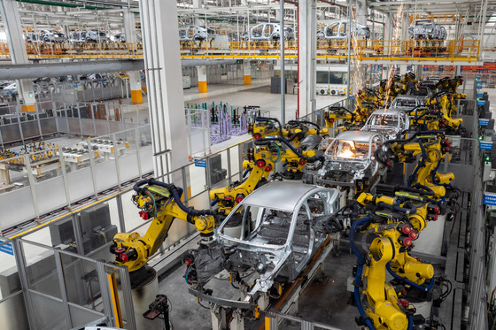 A production line of BYD in Changsha, central China's Hunan Province, on Oct. 10. [XINHUA/YONHAP]