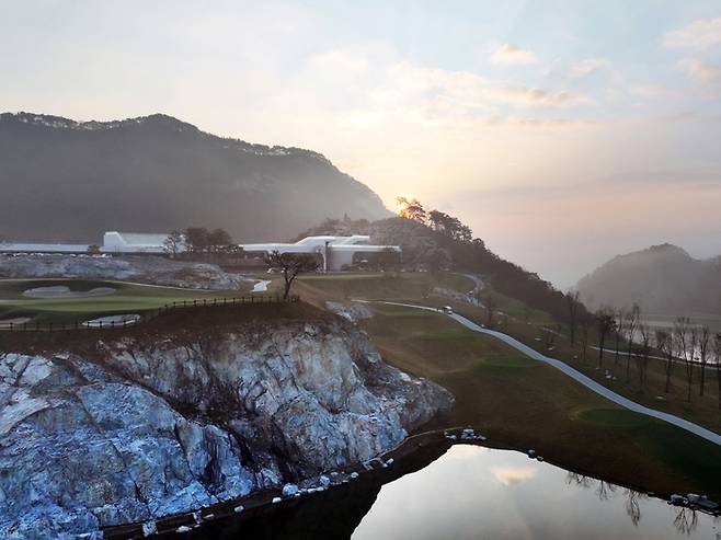 성문안CC 클럽 하우스 전경.