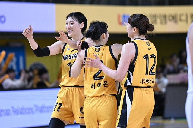 KB스타즈 선수단. 사진=WKBL 제공