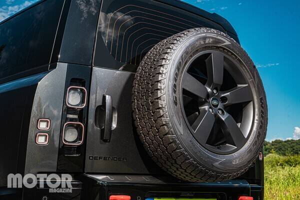 ​디펜더 90 P400 X&nbsp; 사진 모터매거진 최재혁 기자​